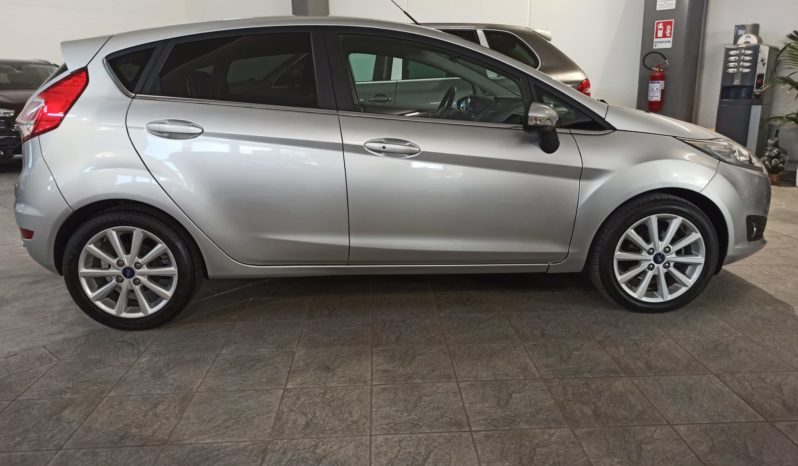 FORD Fiesta 1.5 TDCi 95cv(70kw) 2016 TITANIUM pieno